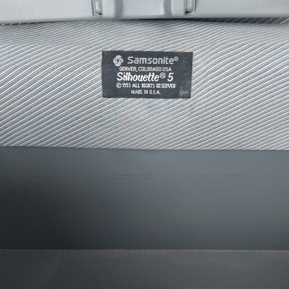Samsonite Silhouette 5 Hard Cosmetic Train Case 1993 Key Mirror Tray Black - Picture 10 of 10